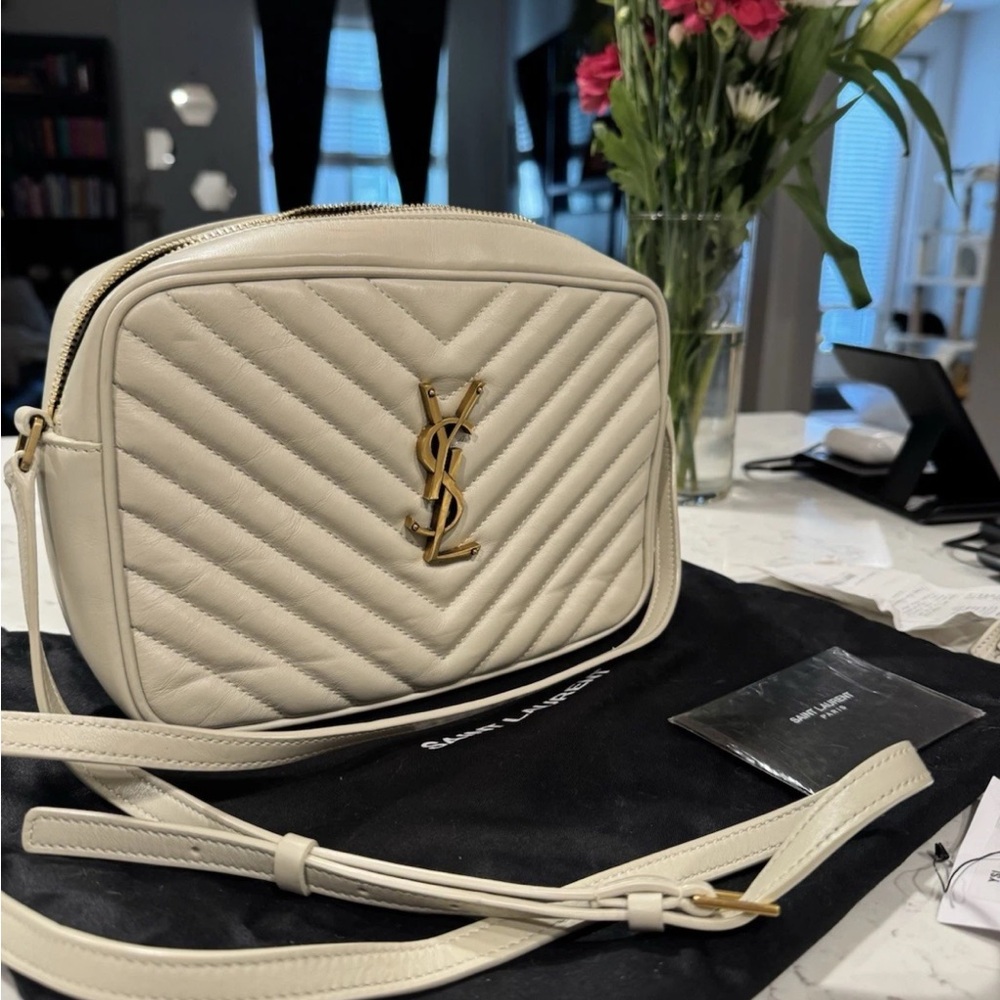 Authentic Saint Laurent YSL "Lou" crossbody Camera Bag Quilted Leather